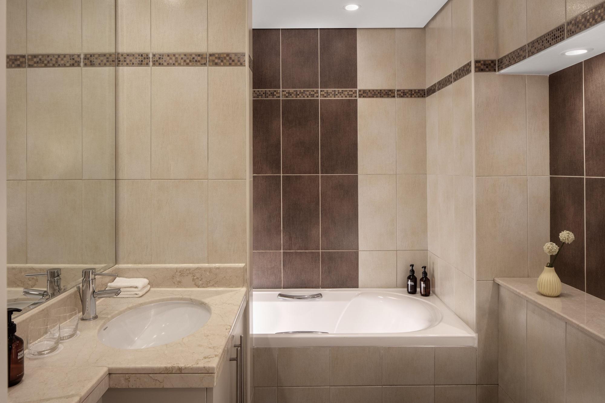 Staybridge Suites Dubai Internet City Екстериор снимка