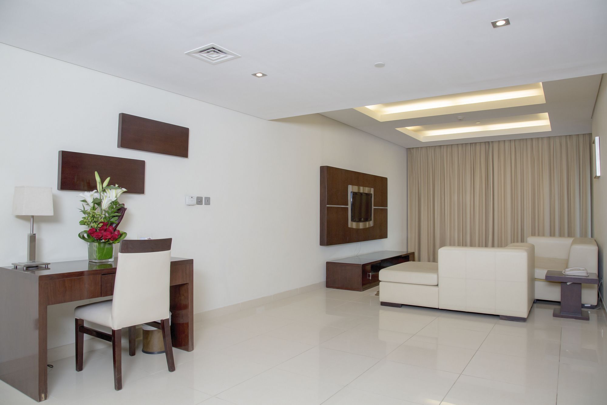 Staybridge Suites Dubai Internet City Екстериор снимка